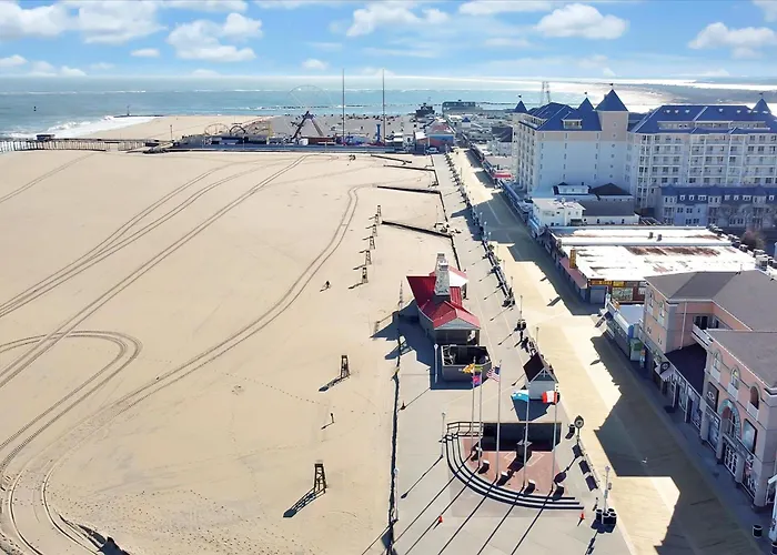Oceanfront 4 *